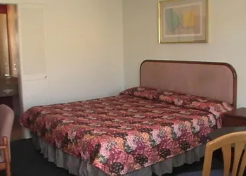 Hometown Inn Galion hotel thumbnail 5