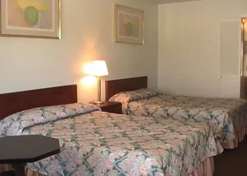 Hometown Inn Galion hotel thumbnail 6
