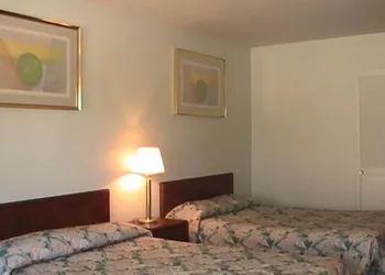 Hometown Inn Galion hotel thumbnail 7