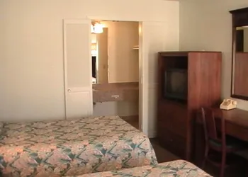 Hometown Inn Galion hotel thumbnail 8