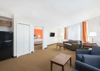 Howard Johnson by Wyndham Quincy/Boston hotel thumbnail 6