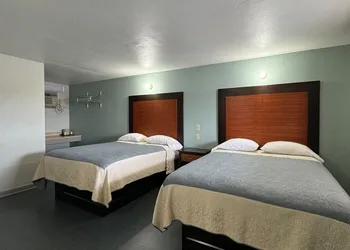 Regency Inn Bald Knob hotel thumbnail 2