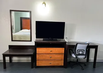 Regency Inn Bald Knob hotel thumbnail 5