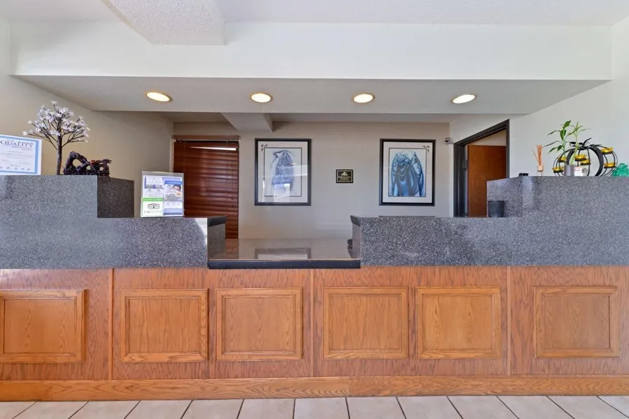 Executive Plus Inn & Suites hotel detail image 2