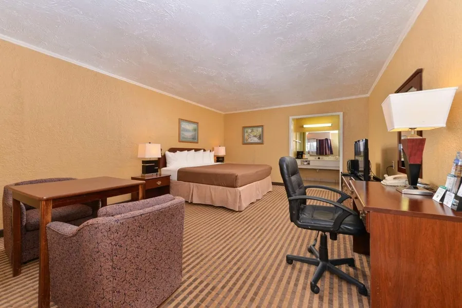 Executive Plus Inn & Suites hotel detail image 6