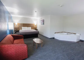 Countryside Inn & Suites hotel thumbnail 5