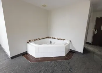 Countryside Inn & Suites hotel thumbnail 7