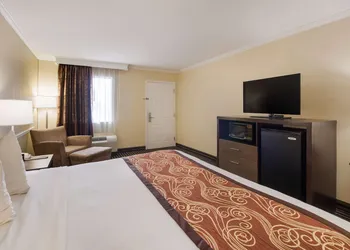 Best Western McKenzie hotel thumbnail 8
