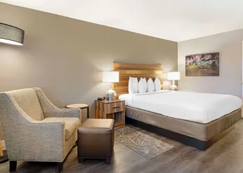 Best Western Cedar Inn & Suites hotel thumbnail 6