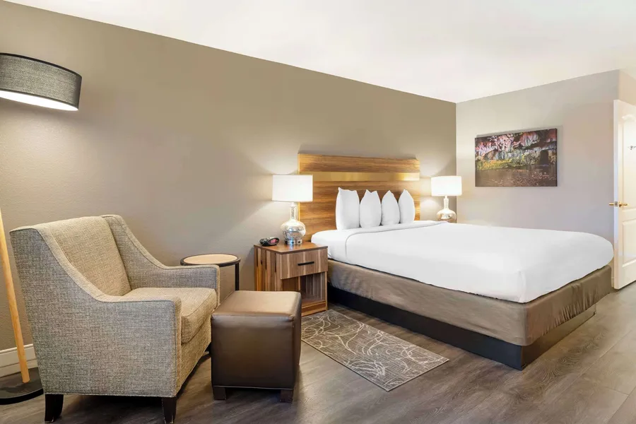 Best Western Cedar Inn & Suites hotel detail image 6