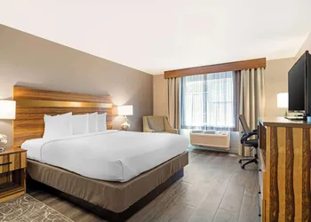 Best Western Cedar Inn & Suites hotel thumbnail 7