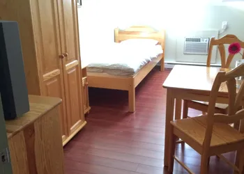 Crowsnest Vineyards Guesthouse hotel thumbnail 2