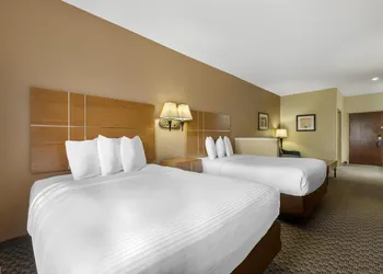 Best Western Plus Shamrock Inn & Suites hotel thumbnail 3