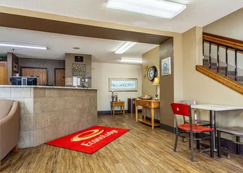 Econo Lodge Sioux Center hotel thumbnail 2