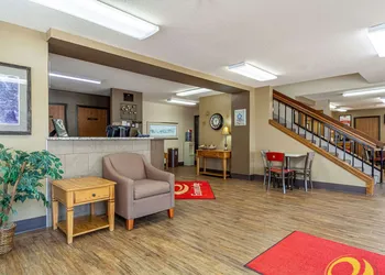 Econo Lodge Sioux Center hotel thumbnail 4