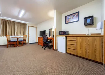 Econo Lodge Sioux Center hotel thumbnail 7