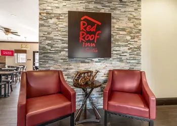 Red Roof Inn & Suites Sulphur Springs hotel thumbnail 2