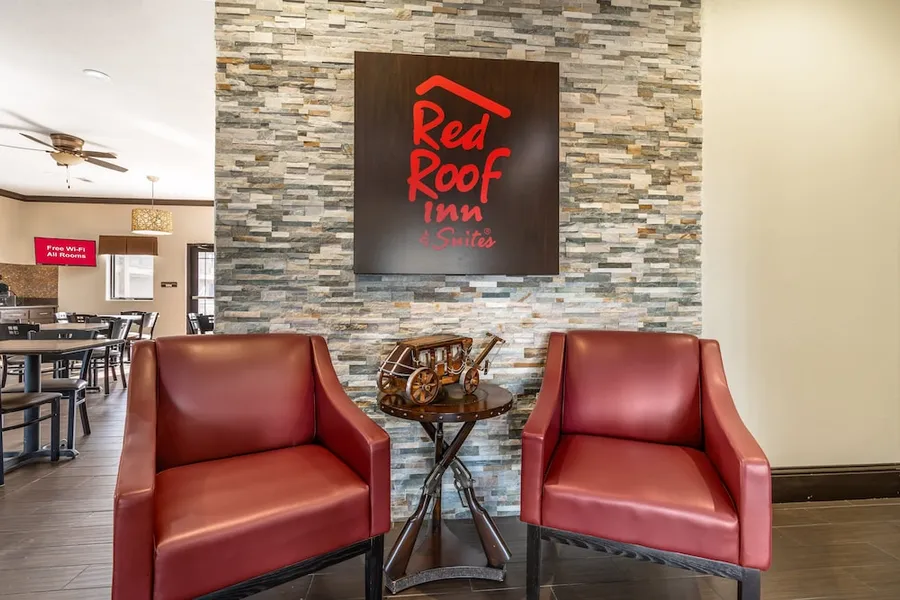 Red Roof Inn & Suites Sulphur Springs hotel detail image 2