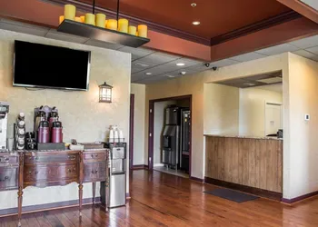 Island Inn & Suites, an Ascend Collection Hotel hotel thumbnail 3