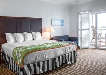 Island Inn & Suites, an Ascend Collection Hotel hotel thumbnail 8