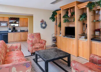 Americas Best Value Inn & Suites Bluffton hotel thumbnail 2