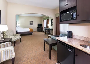 Holiday Inn Express Hotel & Suites Victoria by IHG hotel thumbnail 6