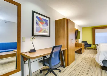 Holiday Inn Express Vincennes by IHG hotel thumbnail 5