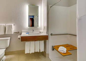 Holiday Inn Express Vincennes by IHG hotel thumbnail 6