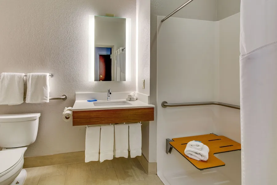 Holiday Inn Express Vincennes by IHG hotel detail image 6