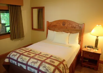 Overlook Lodge at Bear Mountain hotel thumbnail 5
