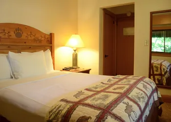 Overlook Lodge at Bear Mountain hotel thumbnail 7