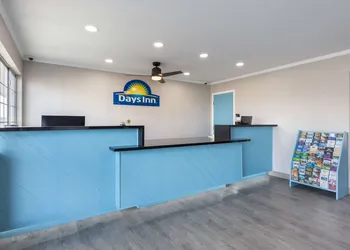 Days Inn by Wyndham Red Bluff hotel thumbnail 3