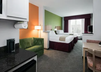 Holiday Inn Express Hotel & Suites Clute - Lake Jackson by IHG hotel thumbnail 6