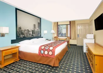 Super 8 by Wyndham Cartersville hotel thumbnail 3