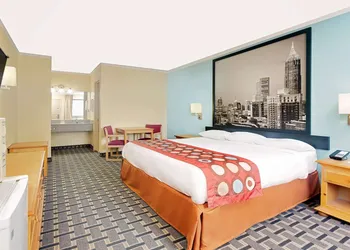 Super 8 by Wyndham Cartersville hotel thumbnail 7