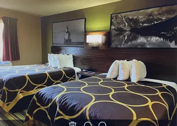 Super 8 by Wyndham Superior WI hotel thumbnail 5