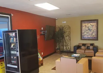 Budget Inn hotel thumbnail 3