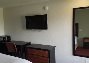 Budget Inn hotel thumbnail 7