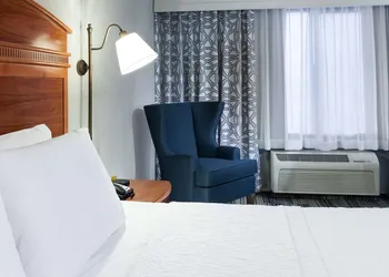 Hampton Inn & Suites Tulare hotel thumbnail 8