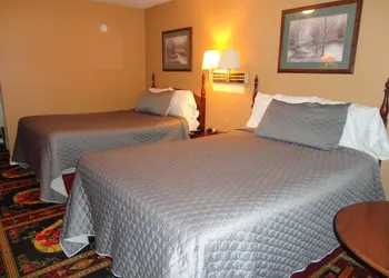 Royal Inn and Suites hotel thumbnail 3