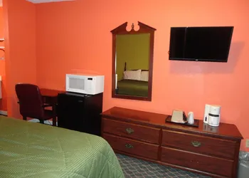 Royal Inn and Suites hotel thumbnail 4