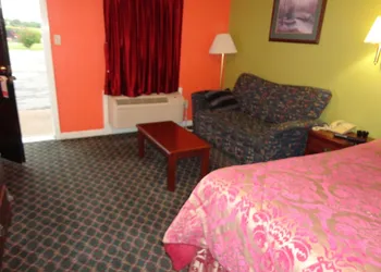 Royal Inn and Suites hotel thumbnail 6