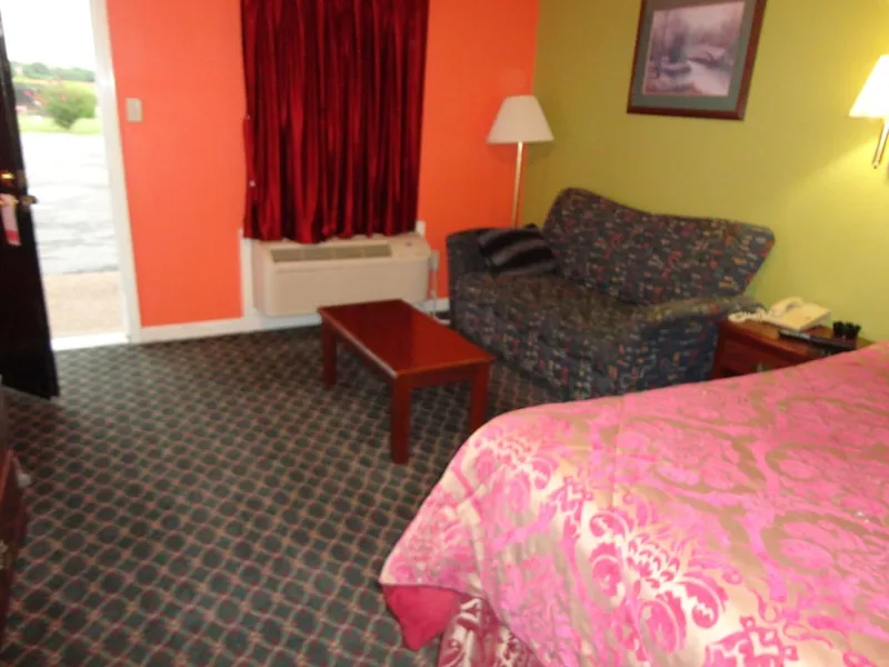 Royal Inn and Suites hotel detail image 6