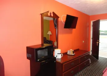 Royal Inn and Suites hotel thumbnail 7