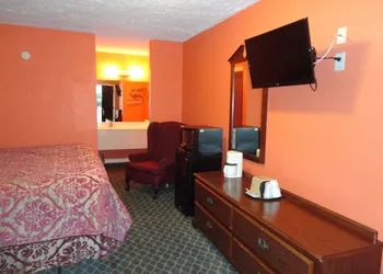 Royal Inn and Suites hotel thumbnail 8