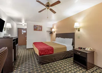 Econo Lodge La Junta hotel thumbnail 5