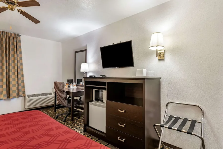 Econo Lodge La Junta hotel detail image 6