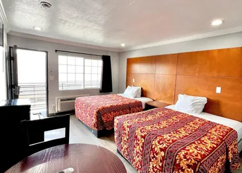 Aqua Inn Motel hotel thumbnail 5