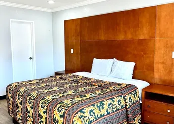 Aqua Inn Motel hotel thumbnail 7