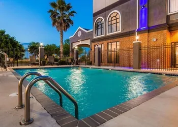 Hondo Inn hotel thumbnail 8